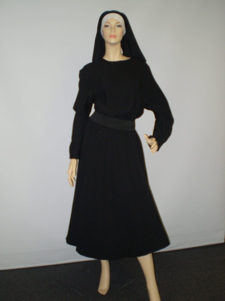 Novice Nun costume, Sound of music style