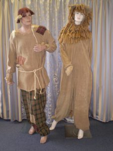 Wizard of Oz costumes Scarecrow & cowardly Lion