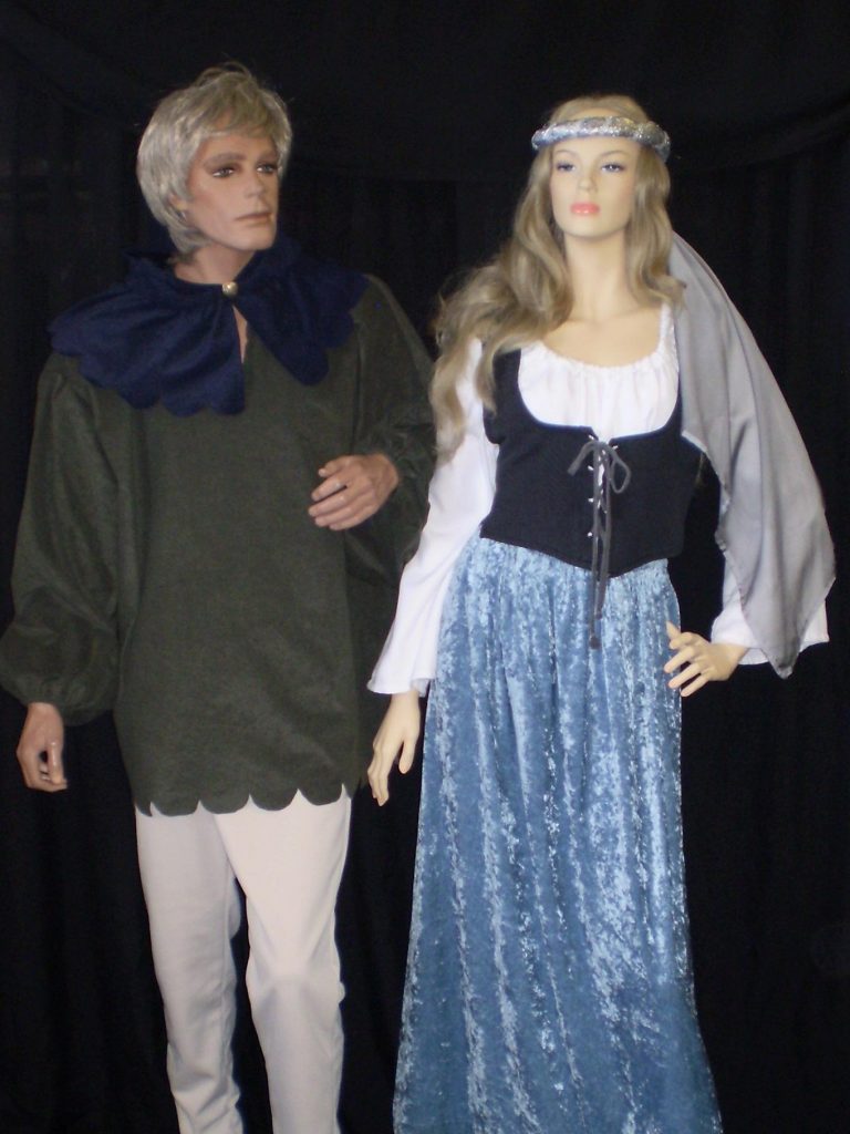 Medieval couples costumes to hire