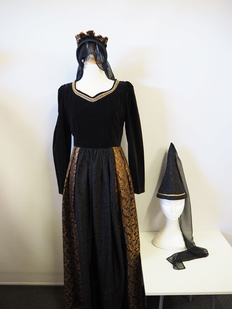 Black & gold size 10 Medieval dress to hire.